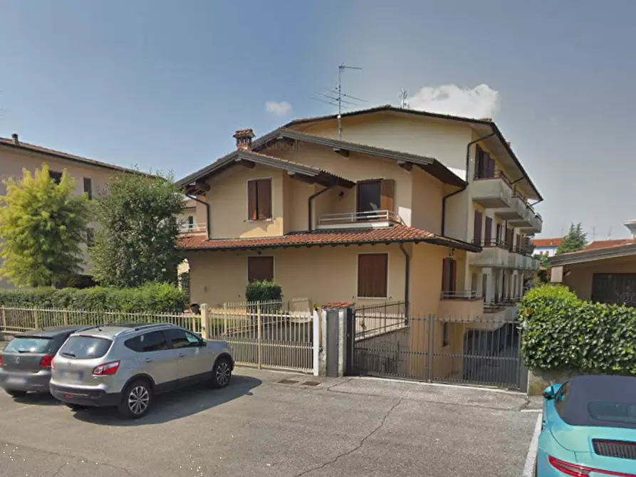 Immagine 5 di Appartamento in vendita  in Via Borgo Fiorito a Ghedi