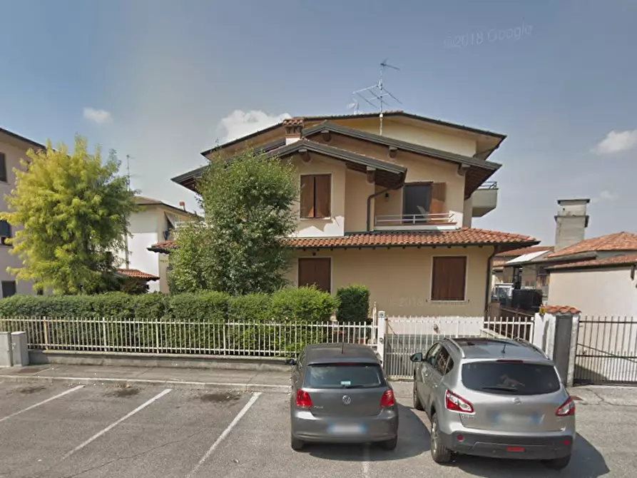 Immagine 6 di Appartamento in vendita  in Via Borgo Fiorito a Ghedi