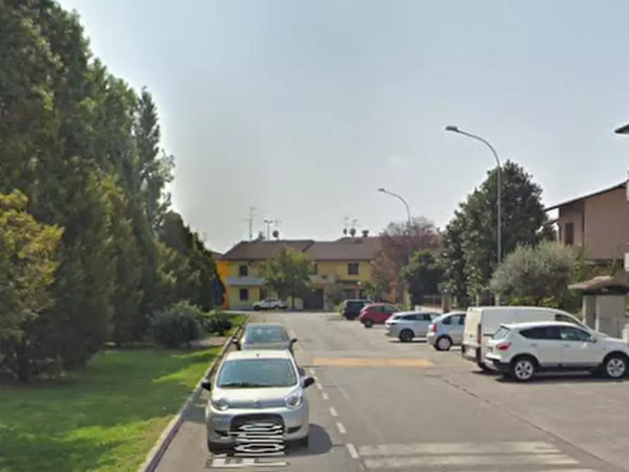 Immagine 10 di Appartamento in vendita  in Via Borgo Fiorito a Ghedi