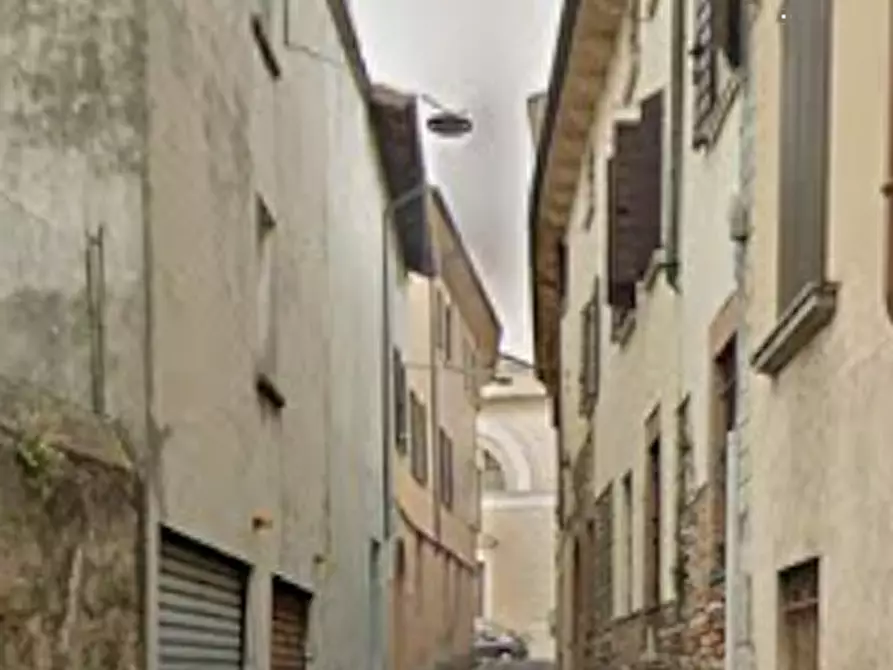 Immagine 2 di Appartamento in vendita  in Vicolo San Giovanni  a Desenzano Del Garda