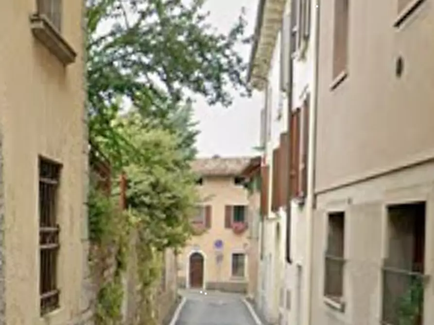 Immagine 3 di Appartamento in vendita  in Vicolo San Giovanni  a Desenzano Del Garda