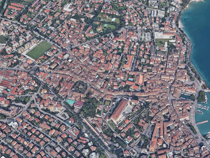 Immagine 7 di Appartamento in vendita  in Vicolo San Giovanni  a Desenzano Del Garda