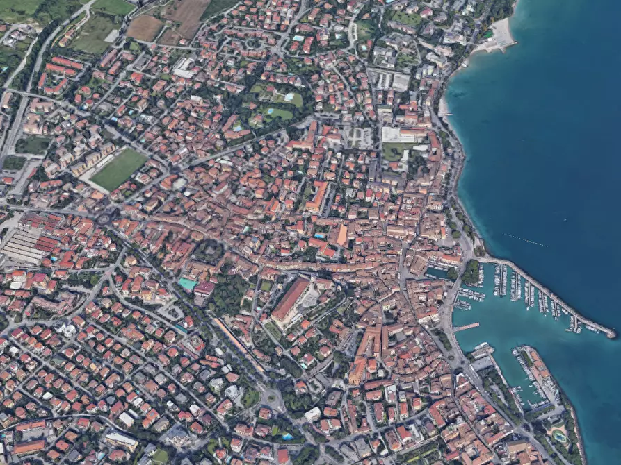 Immagine 8 di Appartamento in vendita  in Vicolo San Giovanni  a Desenzano Del Garda