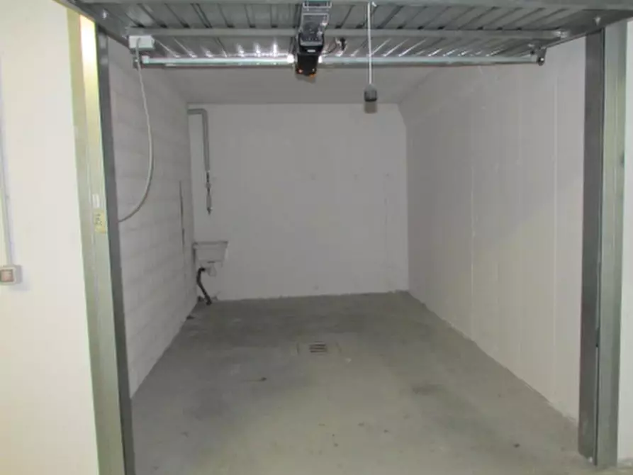 Immagine 1 di Garage in vendita  in Via G. Cencetti a Bologna