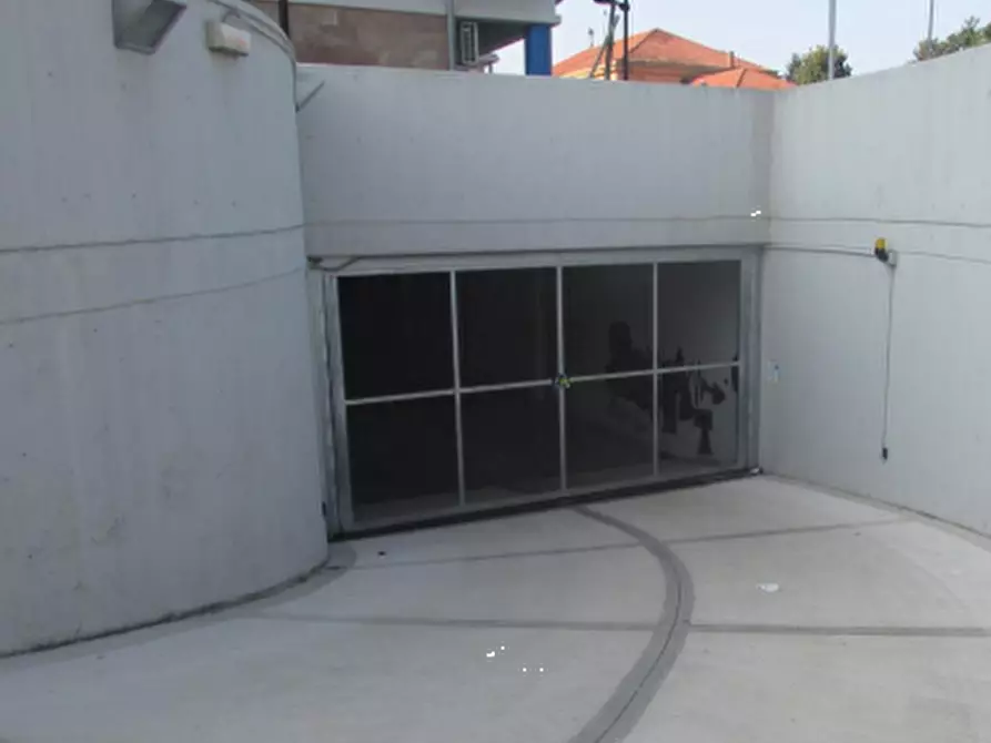 Immagine 2 di Garage in vendita  in Via G. Cencetti a Bologna