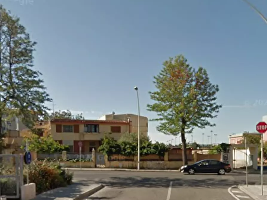Immagine 4 di Magazzino in vendita  in Via Emilio Lussu a Selargius
