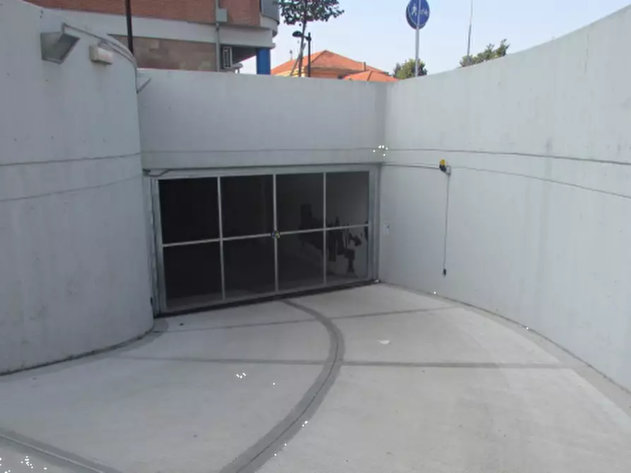 Immagine 2 di Garage in vendita  in Via G. Cencetti a Bologna