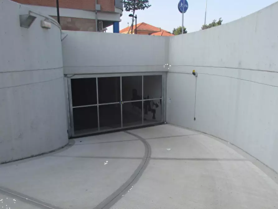 Immagine 2 di Garage in vendita  in Via G. Cencetti a Bologna