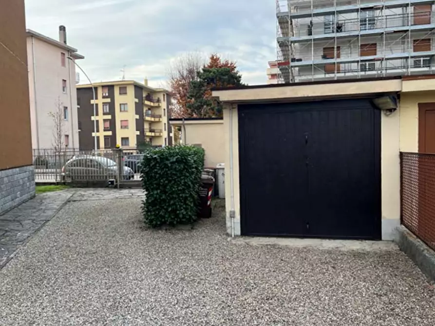 Immagine 5 di Appartamento in vendita  in Via Filippo Meda a Busto Arsizio