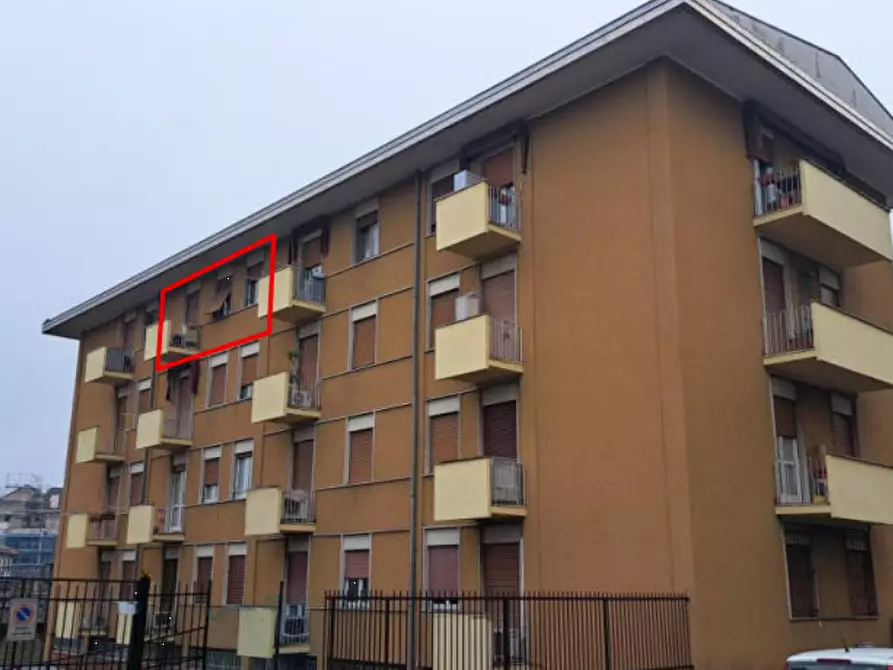 Immagine 1 di Appartamento in vendita  in Via Enrico dell'acqua  a Busto Arsizio