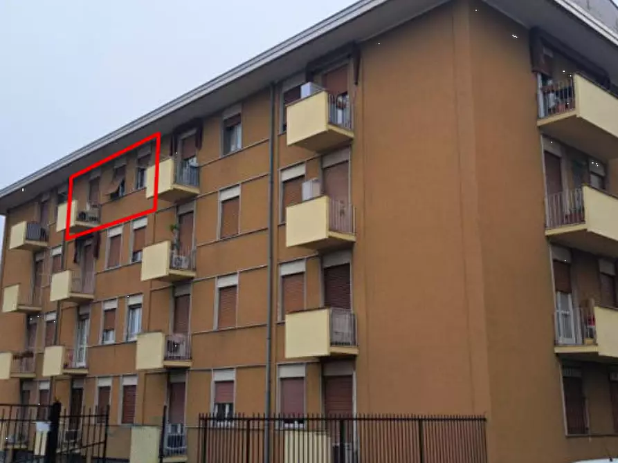 Immagine 2 di Appartamento in vendita  in Via Enrico dell'acqua  a Busto Arsizio