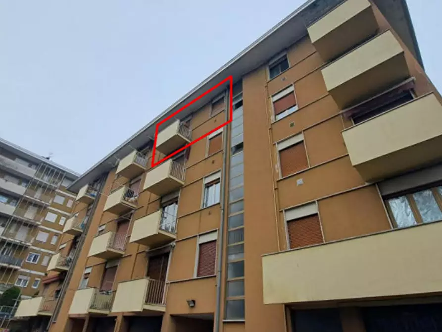 Immagine 4 di Appartamento in vendita  in Via Enrico dell'acqua  a Busto Arsizio