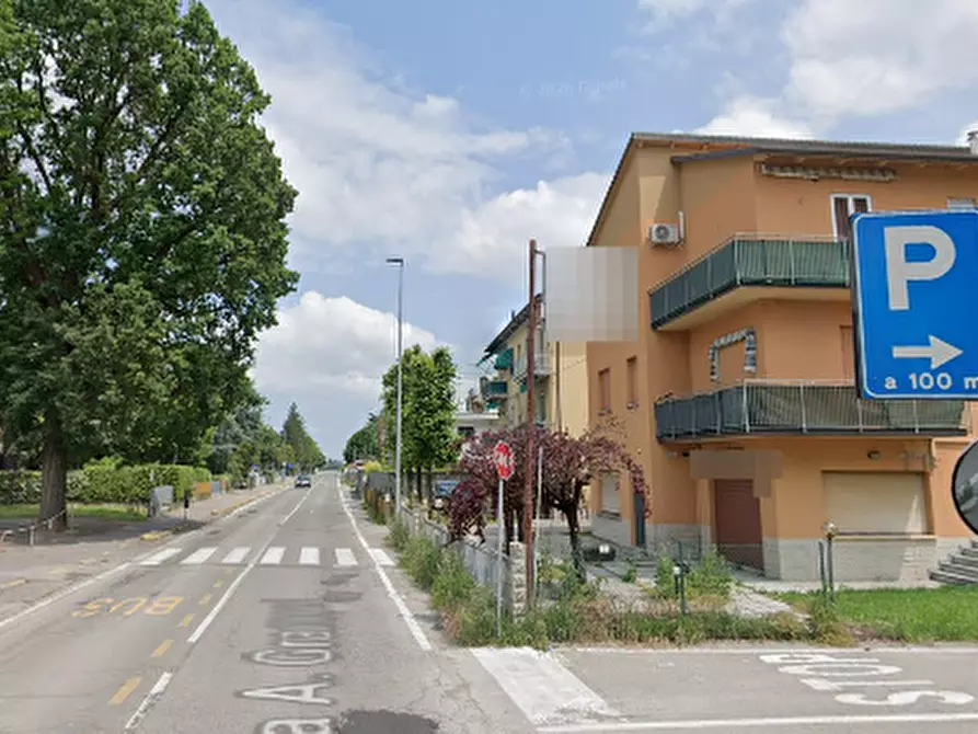 Immagine 2 di Negozio in vendita  in Via Gramsci  a Sala Bolognese