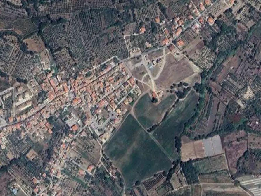 Immagine 2 di Negozio in vendita  in Via Castagna a Sessa Aurunca