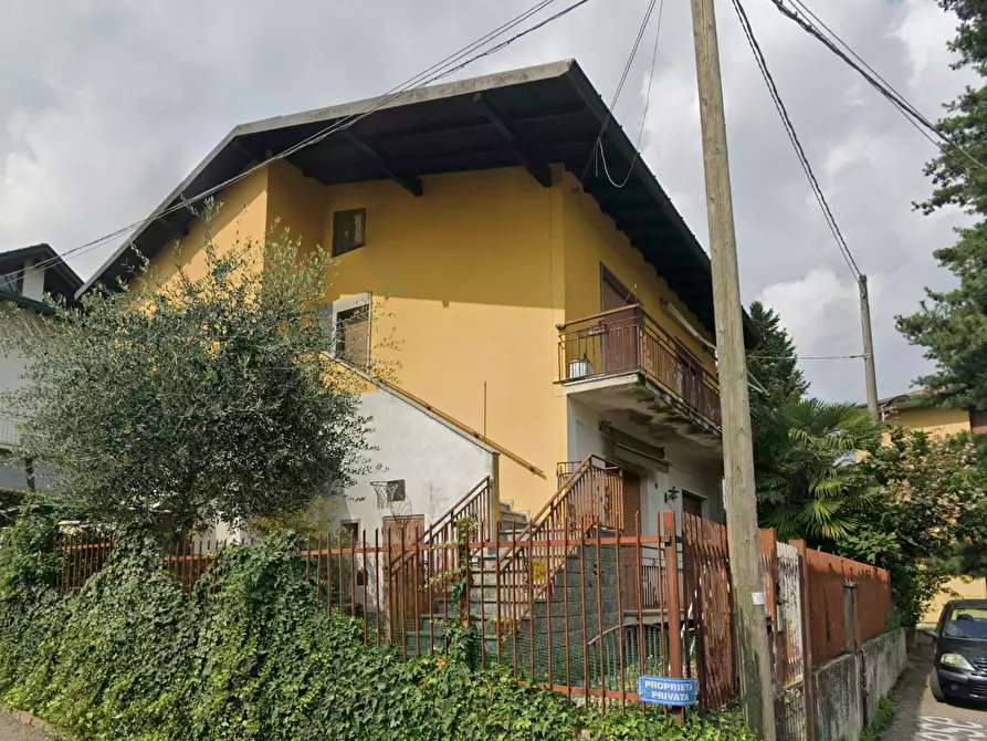 Immagine 5 di Appartamento in vendita  in Via Cesare Pavese a Arsago Seprio