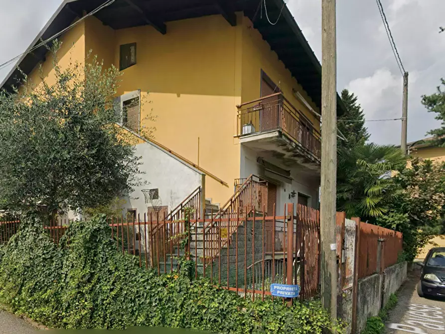 Immagine 9 di Appartamento in vendita  in Via Cesare Pavese a Arsago Seprio