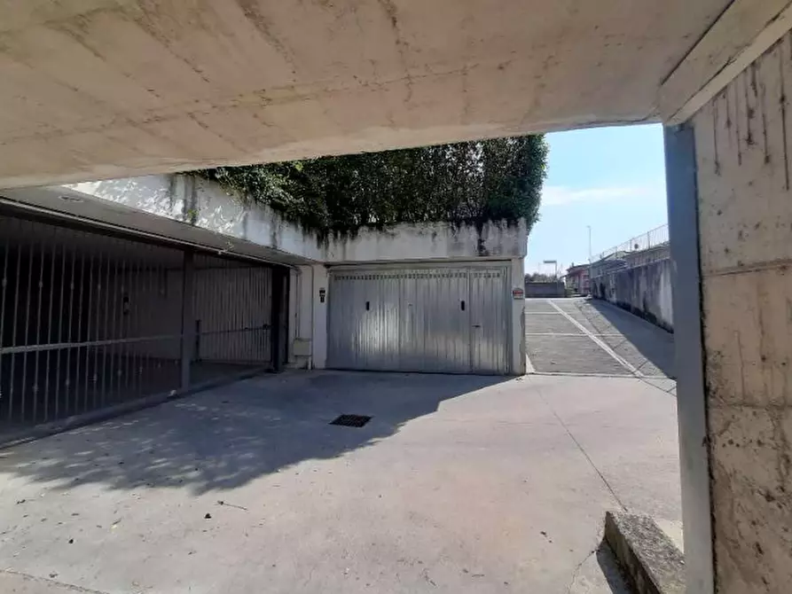 Immagine 6 di Garage in vendita  in Via Alessandro Volta  a Cassano D'adda