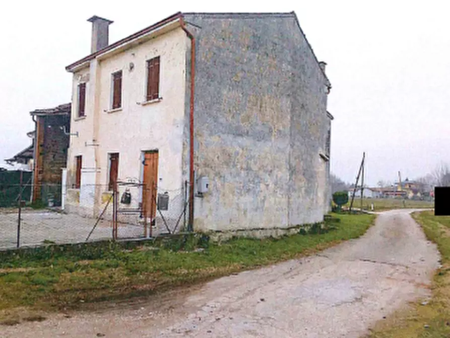 Immagine 5 di Rustico / casale in vendita  in Via Corno a Megliadino San Vitale