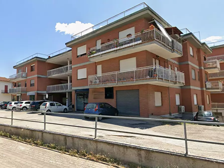 Immagine 10 di Negozio in vendita  in Via della Resistenza a Panicale