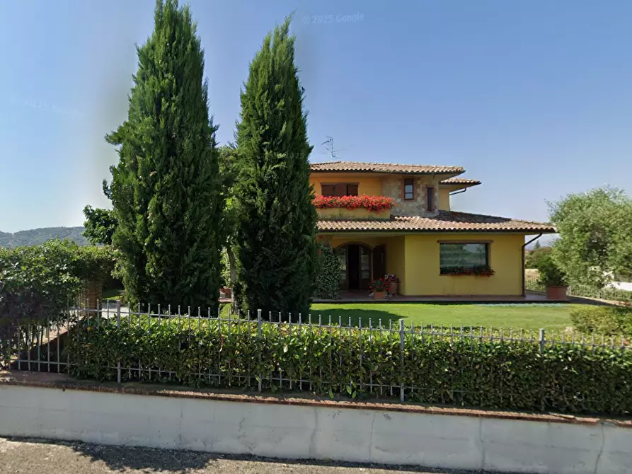 Immagine 11 di Villa in vendita  in Via Petrarca a Castiglione Del Lago