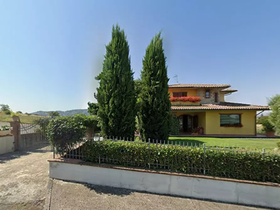 Immagine 12 di Villa in vendita  in Via Petrarca a Castiglione Del Lago