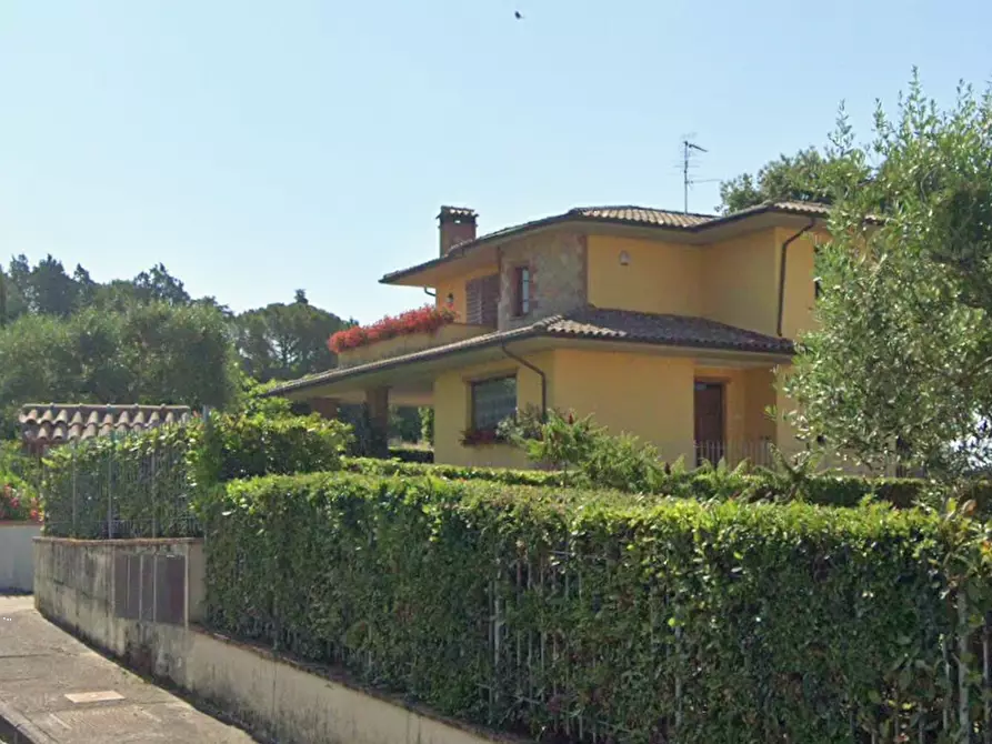 Immagine 4 di Villa in vendita  in Via Petrarca a Castiglione Del Lago