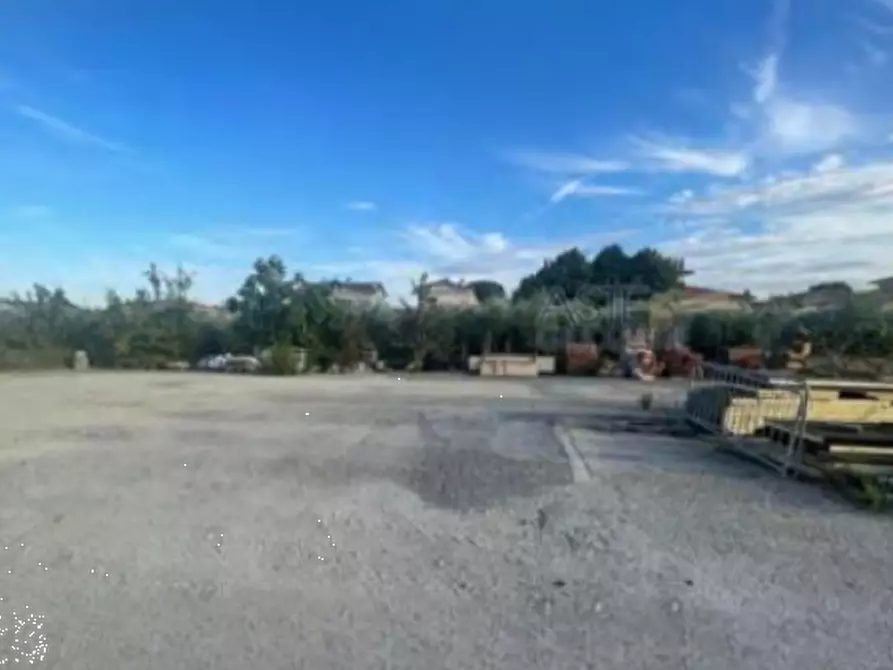 Immagine 3 di Laboratorio in vendita  in VIA TENUTA a Verucchio