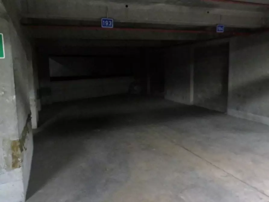 Immagine 2 di Posto auto in vendita  in Via Pantano a Milano