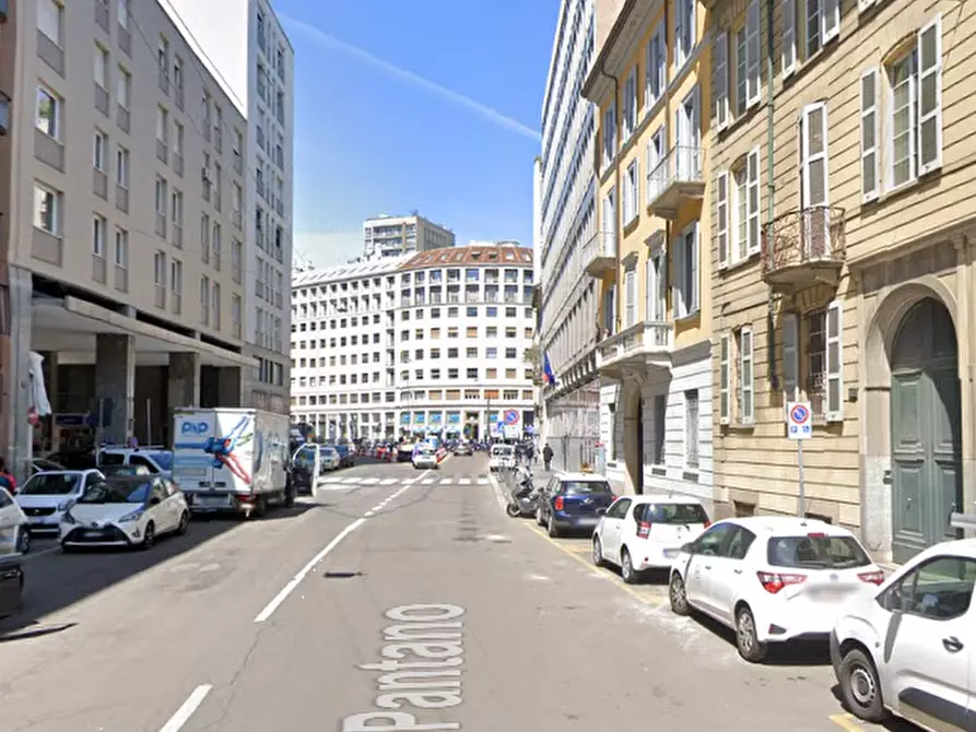 Immagine 6 di Posto auto in vendita  in Via Pantano a Milano