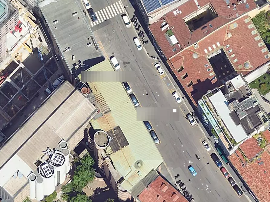 Immagine 17 di Posto auto in vendita  in Via Pantano a Milano