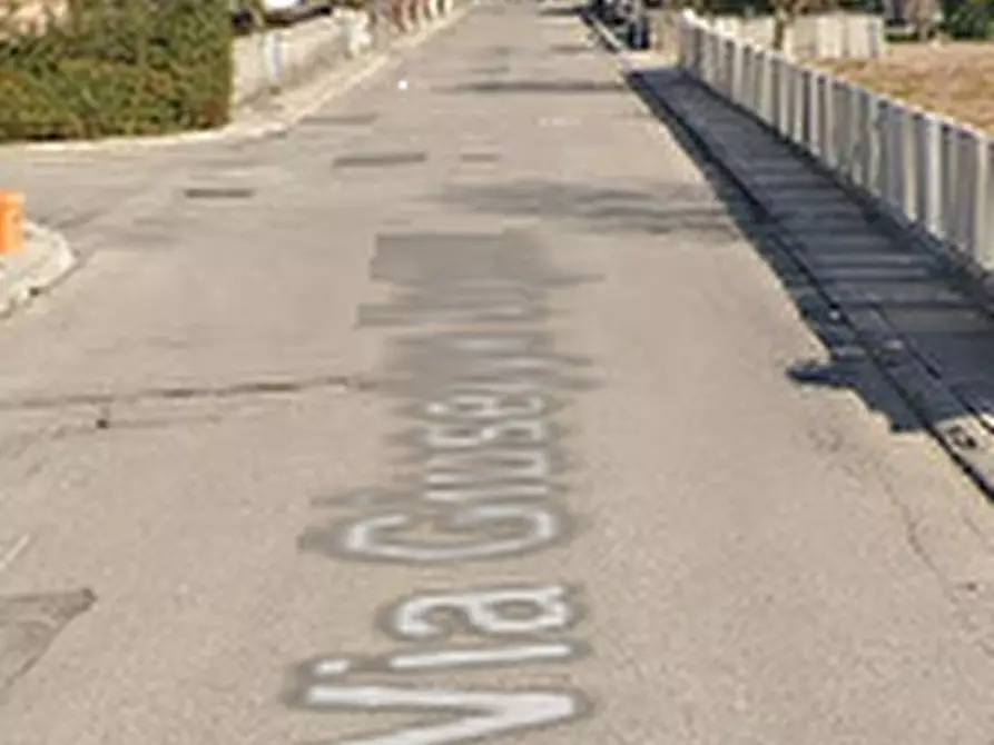 Immagine 3 di Negozio in vendita  in Via Giuseppe Ungaretti a Rivignano