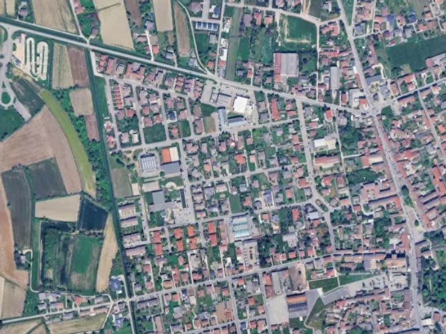 Immagine 9 di Negozio in vendita  in Via Giuseppe Ungaretti a Rivignano