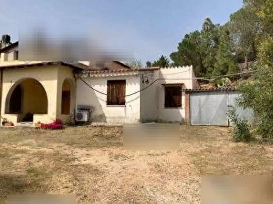Immagine 4 di Casa indipendente in vendita  in Via G. E. Spicer a Sinnai