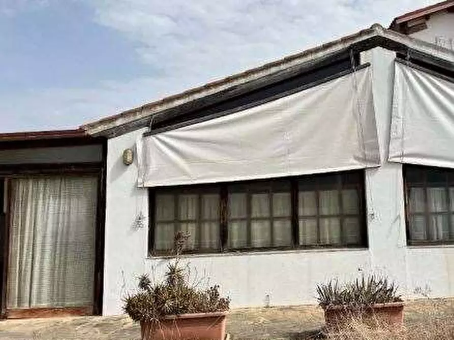 Immagine 7 di Stabile in vendita  in Via Case Sparse a Cabras