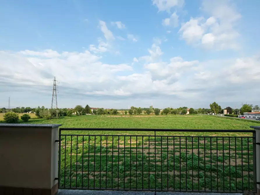 Immagine 3 di Appartamento in vendita  in Via Milano a Treviglio