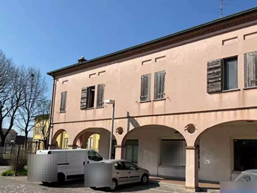 Immagine 2 di Negozio in vendita  in  Via XXV Aprile a Curtatone