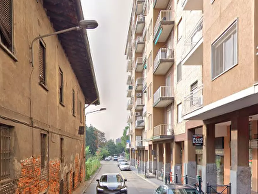 Immagine 16 di Appartamento in vendita  in Via Roma a Trezzano Sul Naviglio