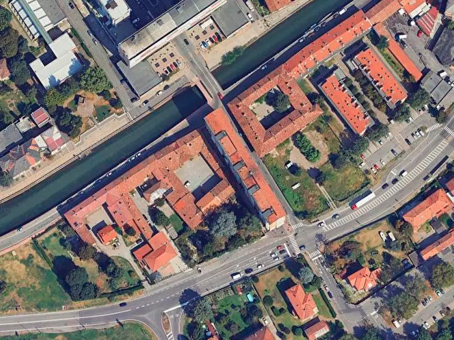Immagine 18 di Appartamento in vendita  in Via Roma a Trezzano Sul Naviglio