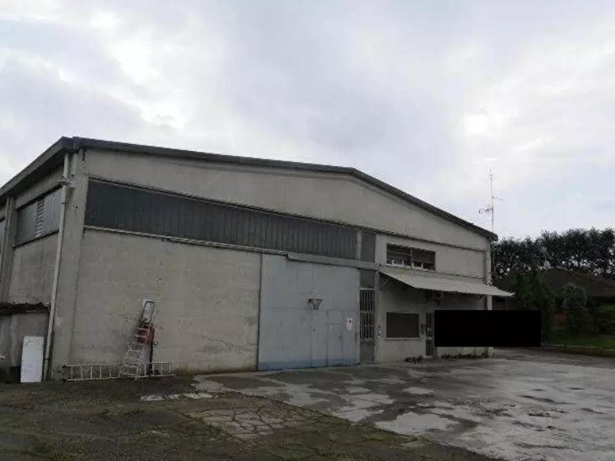 Immagine 8 di Villa in vendita  in Via Venticinque Aprile a Ozzero