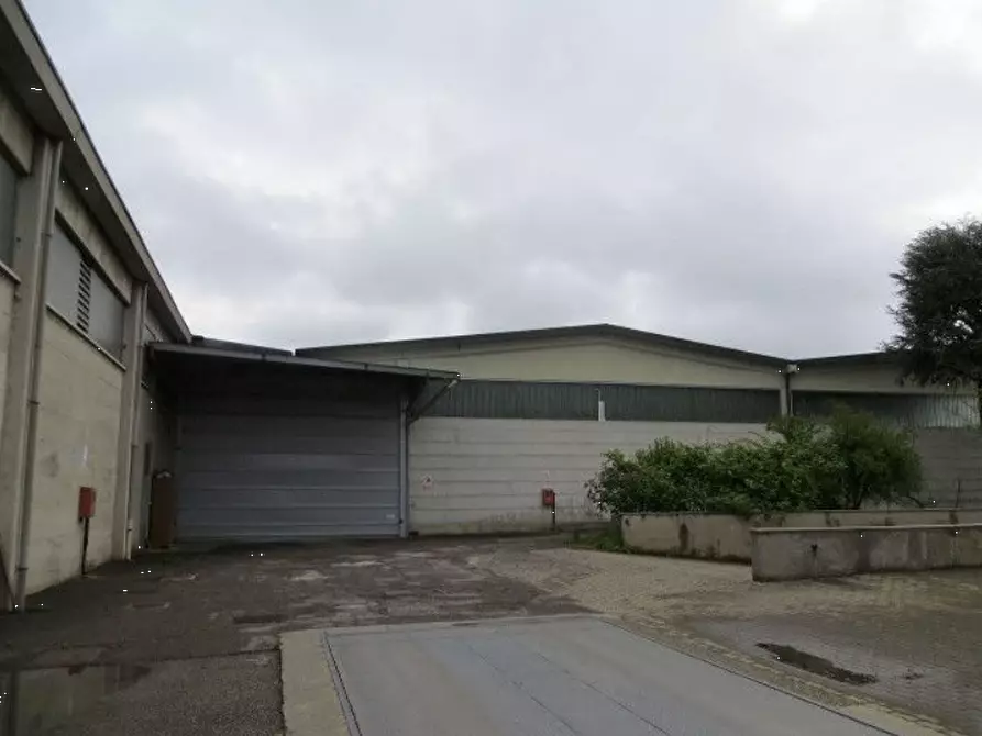 Immagine 9 di Villa in vendita  in Via Venticinque Aprile a Ozzero