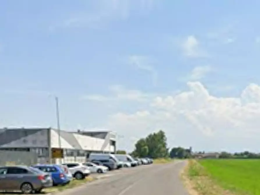 Immagine 2 di Garage in vendita  in Via Fossarmato  a Pavia