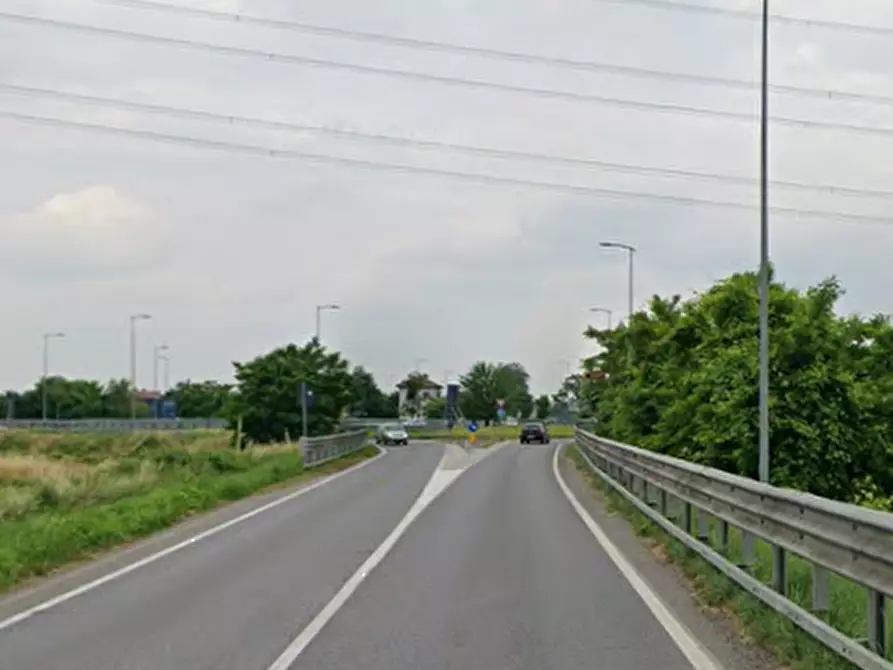 Immagine 17 di Appartamento in vendita  in Via Milano a Treviglio