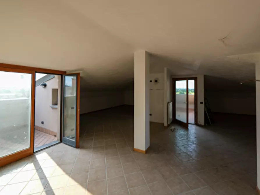 Immagine 2 di Magazzino in vendita  in Via Milano a Treviglio