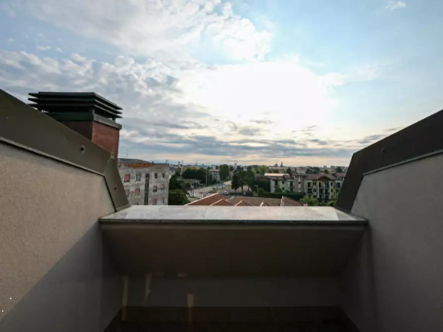 Immagine 3 di Magazzino in vendita  in Via Milano a Treviglio