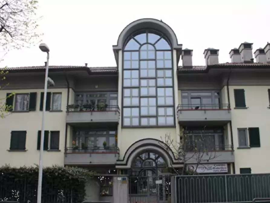 Immagine 2 di Appartamento in vendita  in Via Ernesto Baslini a Treviglio
