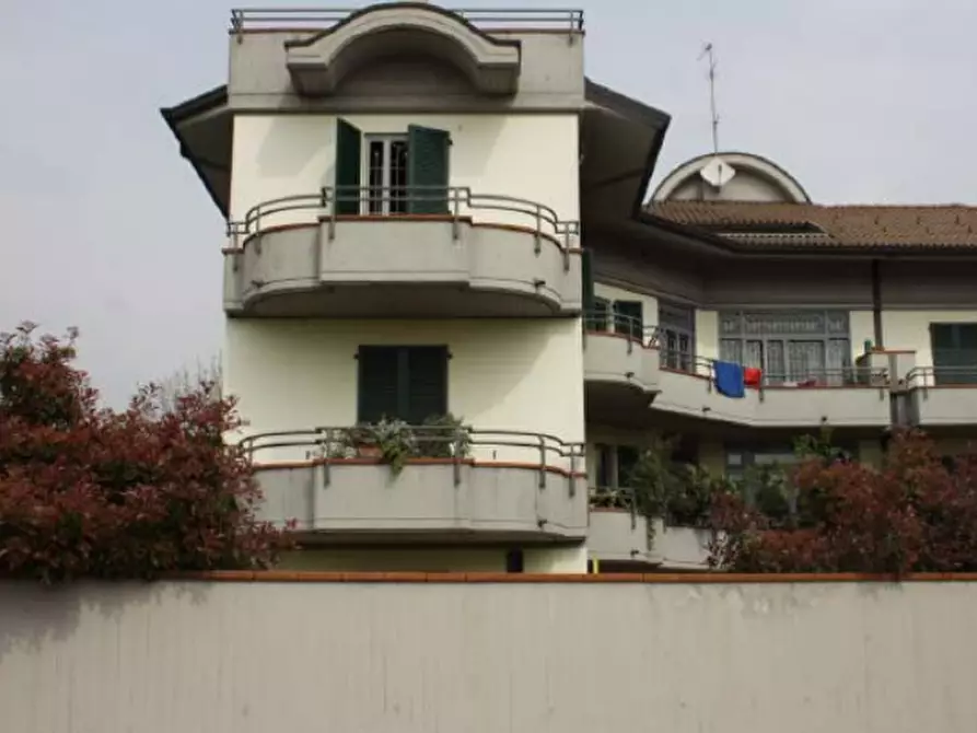 Immagine 4 di Appartamento in vendita  in Via Ernesto Baslini a Treviglio