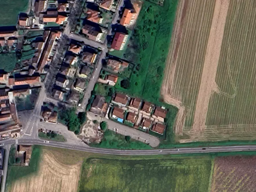 Immagine 10 di Garage in vendita  in Via Fossarmato a Pavia