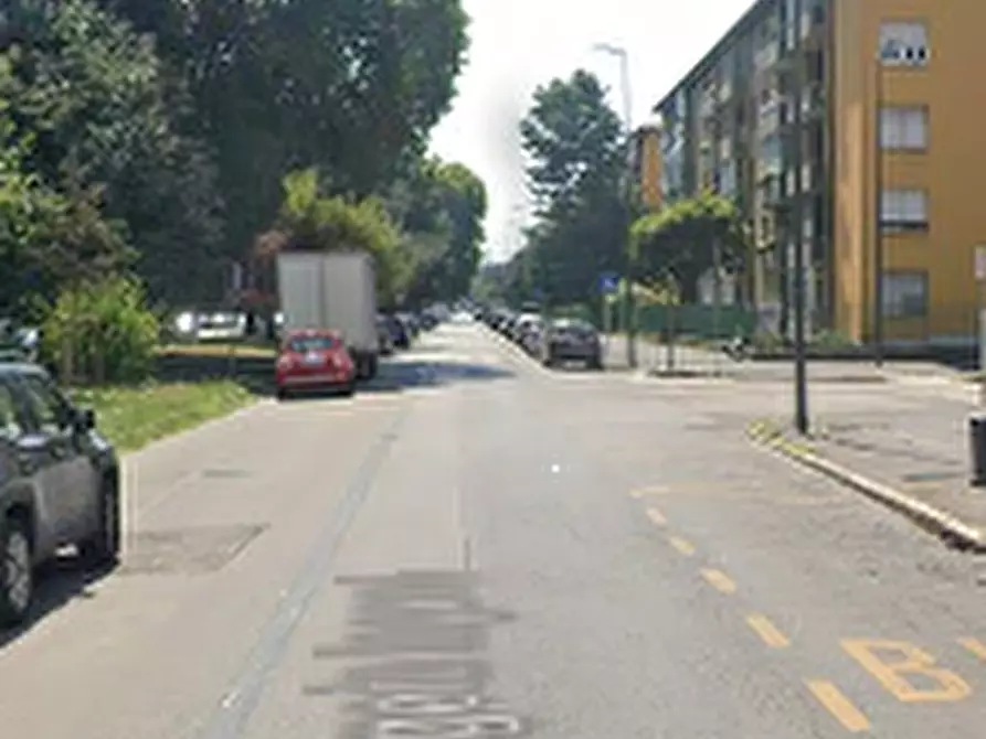 Immagine 4 di Magazzino in vendita  in Via Angelo Inganni a Milano