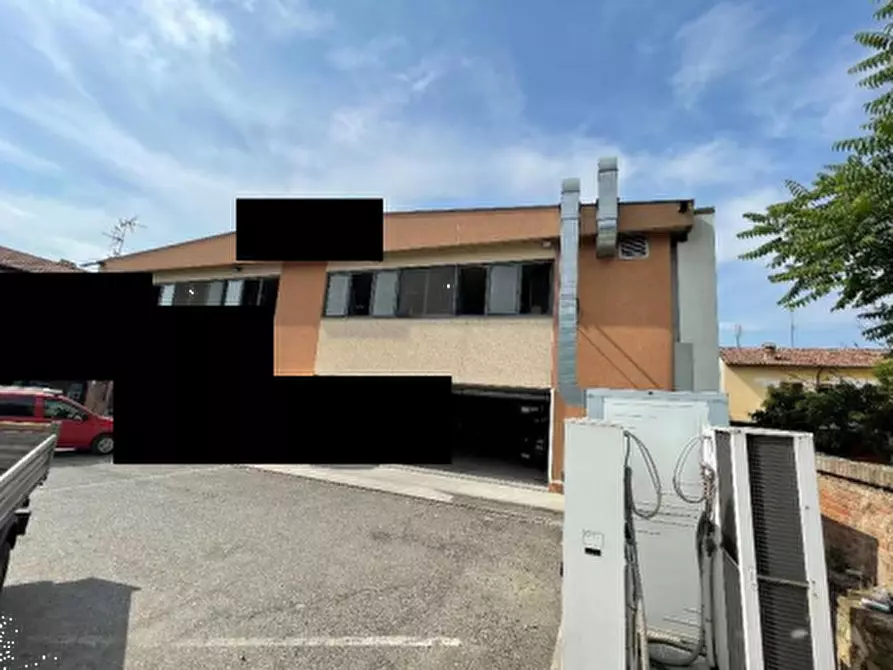 Immagine 3 di Garage in vendita  in Via Circonvallazione a Broni