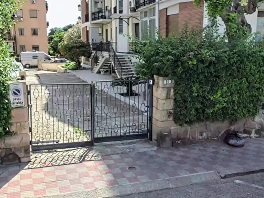 Immagine 3 di Magazzino in vendita  in Via Niccolò Machiavelli  a Cagliari